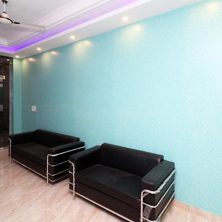 Oyo 25130 Hotel Royal Inn Ню Делхи Екстериор снимка
