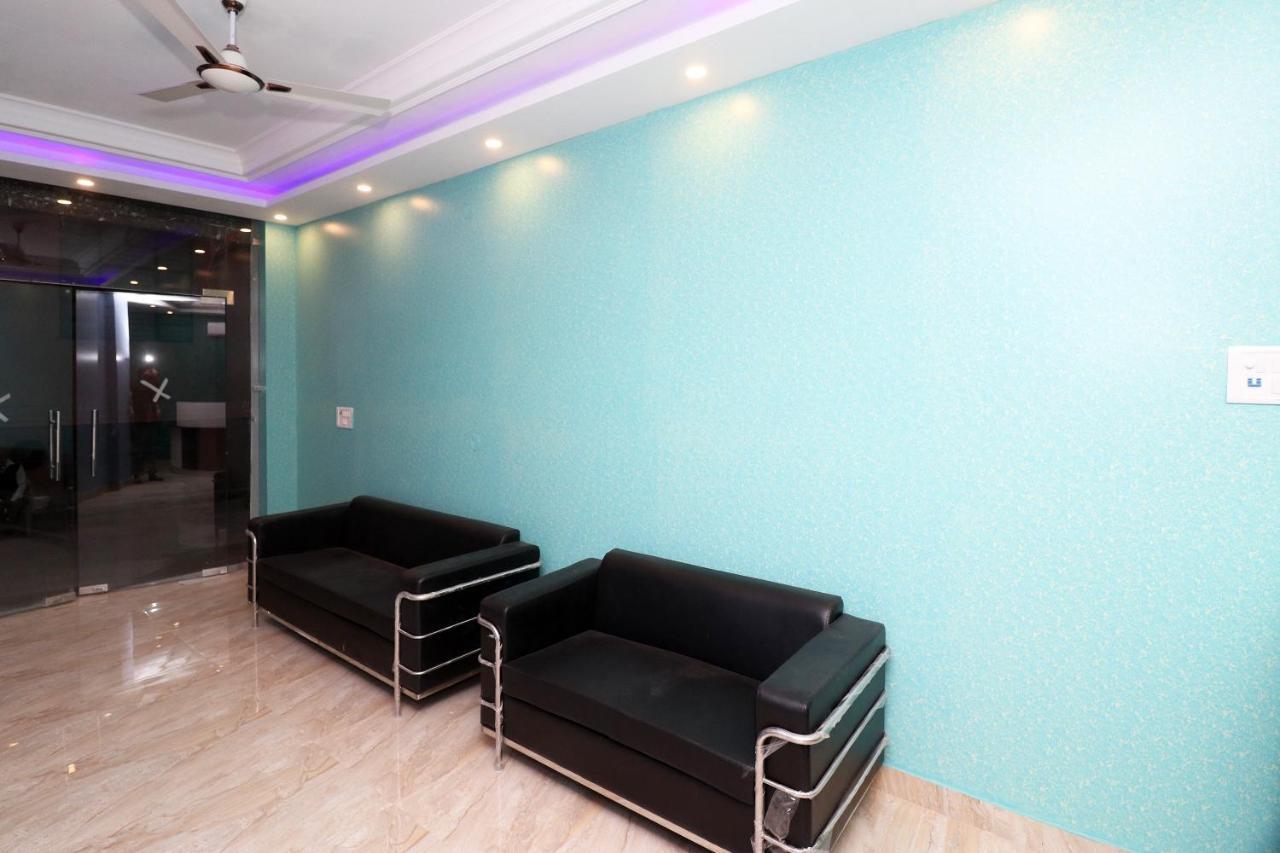Oyo 25130 Hotel Royal Inn Ню Делхи Екстериор снимка