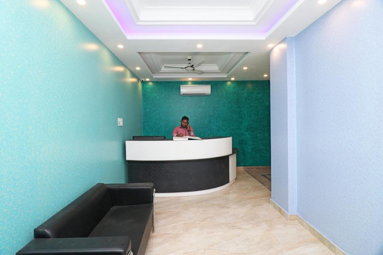 Oyo 25130 Hotel Royal Inn Ню Делхи Екстериор снимка