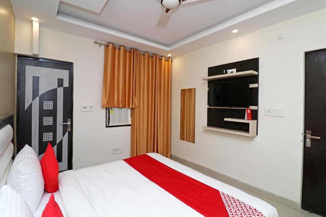 Oyo 25130 Hotel Royal Inn Ню Делхи Екстериор снимка