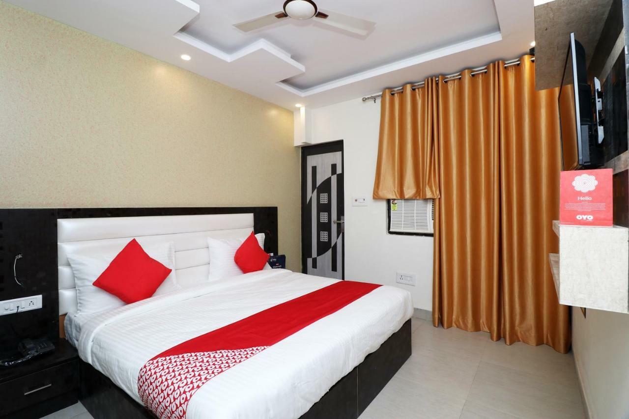 Oyo 25130 Hotel Royal Inn Ню Делхи Екстериор снимка
