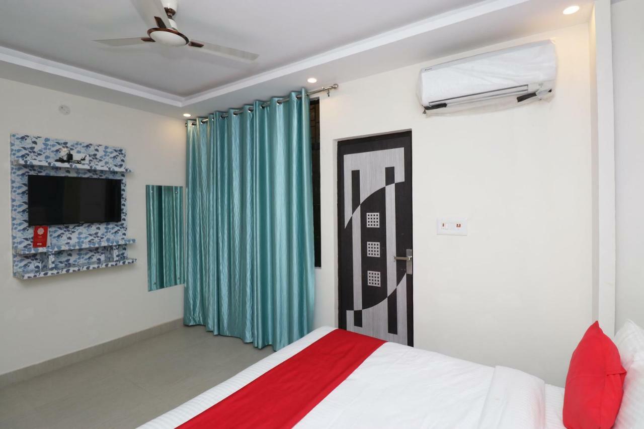 Oyo 25130 Hotel Royal Inn Ню Делхи Екстериор снимка