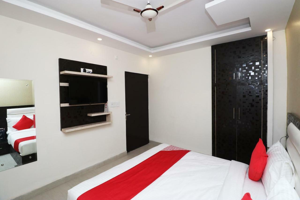 Oyo 25130 Hotel Royal Inn Ню Делхи Екстериор снимка